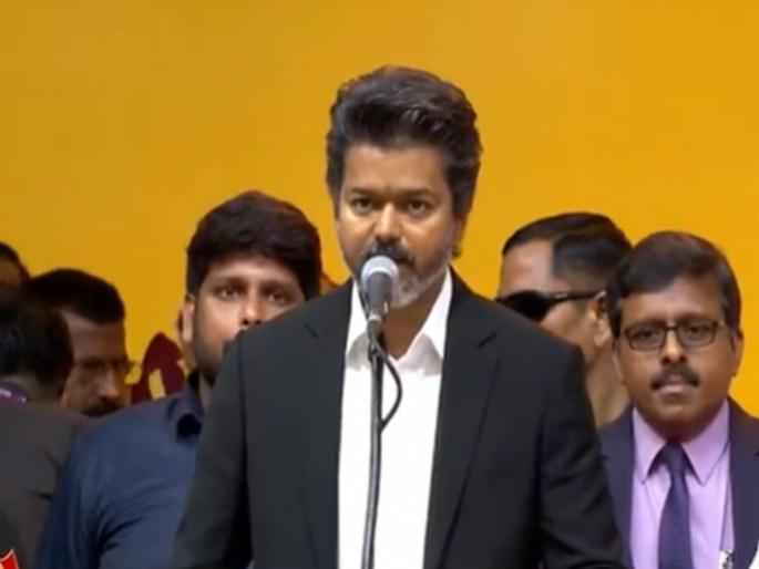 Thalapathy Vijay बने तमिलनाडु के नए मुख्यमंत्री, शपथ ग्रहण समारोह में उमड़ा सितारों और नेताओं का जमावड़ा Thalapathy Vijay बने तमिलनाडु के नए मुख्यमंत्री, शपथ ग्रहण समारोह में उमड़ा सितारों और नेताओं का जमावड़ा