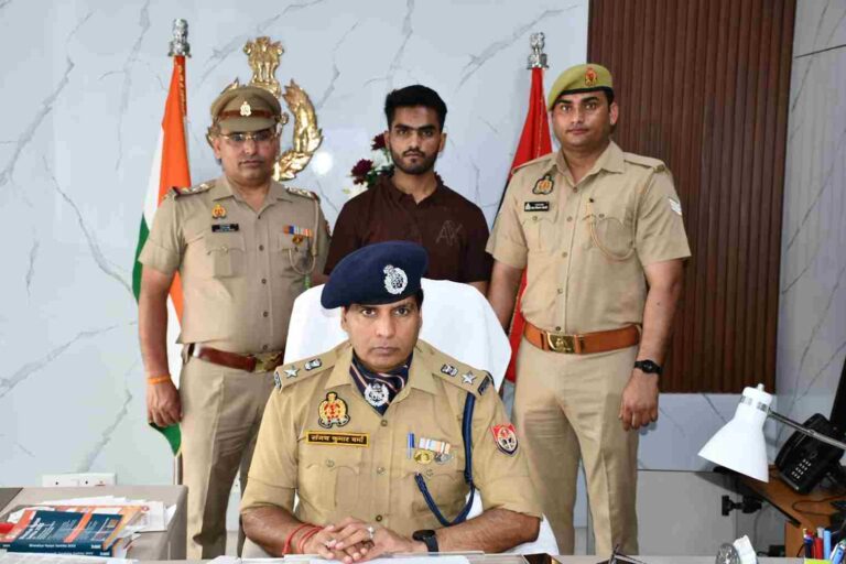 Muzaffarnagar साइबर पुलिस की बड़ी कार्रवाई: ₹20 हजार का इनामी साइबर ठग गिरफ्तार, 31.95 करोड़ की ठगी से जुड़े 20 मामलों का खुलासा 1 Muzaffarnagar News