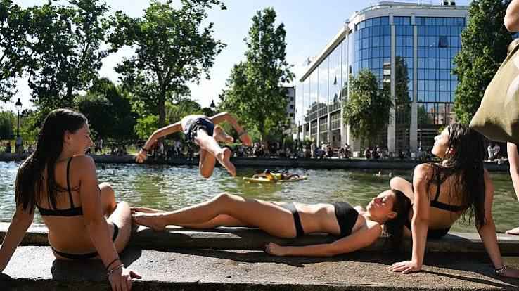 France Swelters In Heatwave