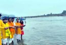 Muzaffarnagar शुकतीर्थ गंगा में छठे दिन भी बहा काला पानी, संतों में आक्रोश, रासायनिक प्रदूषण की जांच और कार्रवाई की मांग तेज Muzaffarnagar News