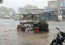 Muzaffarnagar में झमाझम बारिश से मौसम हुआ सुहाना, गर्मी से मिली राहत लेकिन जलभराव ने बढ़ाई परेशानी; बच्चों ने सड़क को बना दिया ‘स्विमिंग पूल’ Muzaffarnagar News