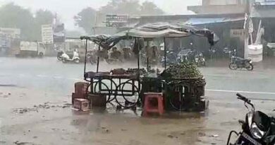 Muzaffarnagar में झमाझम बारिश से मौसम हुआ सुहाना, गर्मी से मिली राहत लेकिन जलभराव ने बढ़ाई परेशानी; बच्चों ने सड़क को बना दिया ‘स्विमिंग पूल’ Muzaffarnagar News