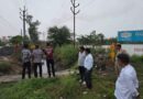 बारिश से राष्ट्रीय राजमार्ग पर जलभराव, Muzaffarnagar प्रशासन ने दिखाई तत्परता; तहसीलदार की निगरानी में चला अभियान, जेसीबी से नाले की सफाई कर बहाल हुआ यातायात Muzaffarnagar News