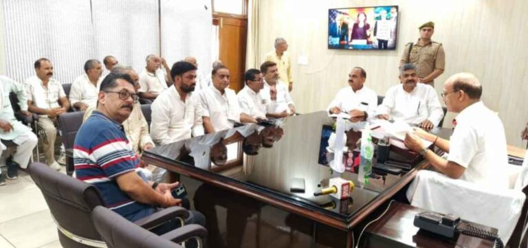 जनता इंटर कॉलेज भोपा की 500 बीघा दान भूमि पर अवैध कब्जे का मामला गरमाया, Muzaffarnagarडीएम उमेश मिश्रा से मिले जाट महासभा के पदाधिकारी 1 Jat Mahasabha Meets Dm Umesh Mishra Seeking Action