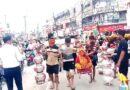 Muzaffarnagar में दिखी आधुनिक ‘श्रवण कुमार’ की मिसाल: 80 वर्षीय दादी को कांवड़ में बैठाकर हरिद्वार से ला रहे गंगाजल, शिव चौक पर उमड़ा श्रद्धालुओं का सैलाब Muzaffarnagar News
