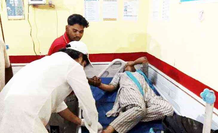 Muzaffarnagar जानसठ में बड़ा हादसा: मीरापुर मार्ग पर पलटा बेकाबू ई-रिक्शा, भाई के दोनों पैर टूटे; बहन भी घायल, मेरठ रेफर 1 Muzaffarnagar News