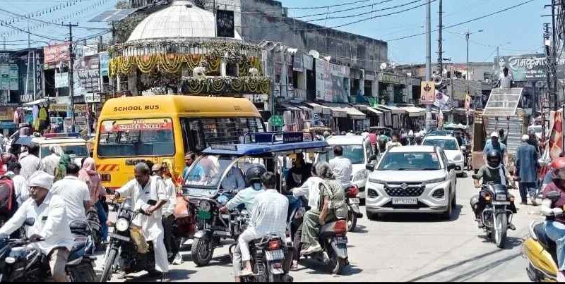 कांवड़ यात्रा खत्म होते ही Muzaffarnagar फिर दौड़ा! शिव चौक से मेरठ-रुड़की रोड तक ट्रैफिक बहाल, बाजारों में लौटी रौनक 1 Muzaffarnagar News