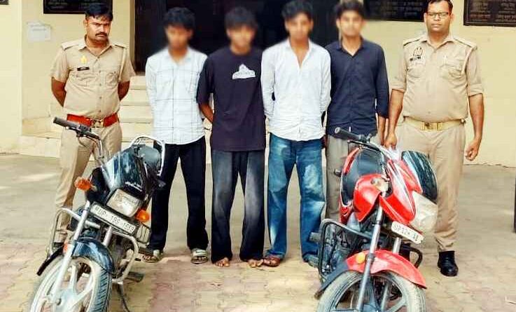 इंस्टाग्राम पर मैसेज, फिर हाईवे पर लूट का खेल! Muzaffarnagar में 4 शातिर गिरफ्तार, दो बाइक और मोबाइल बरामद 1 Muzaffarnagar News
