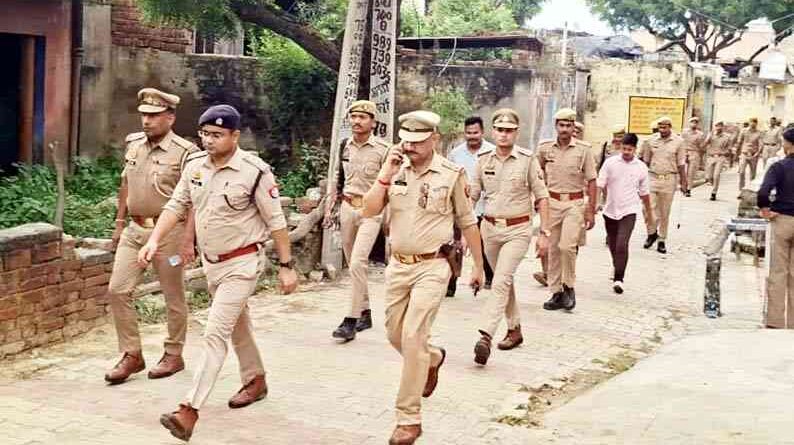 Muzaffarnagar में गोगा महाड़ी मेले को लेकर पुलिस अलर्ट, लाखों श्रद्धालुओं की भीड़ के बीच गांव में फ्लैग मार्च; सुरक्षा व्यवस्था चाक-चौबंद 2 Muzaffarnagar News