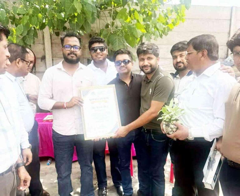 Muzaffarnagar के युवा उद्यमियों का हरिद्वार औद्योगिक दौरा, फैक्ट्री विजिट से लेकर ऋषिकेश में बिजनेस गतिविधियों तक दिखा जोश; अंध विद्यालय को भी दिया सहयोग 1 Muzaffarnagar News