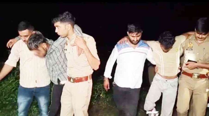 Muzaffarnagar में आधी रात पुलिस और चोर गिरोह के बीच मुठभेड़, 3 बदमाशों के पैर में लगी गोली; 6 गिरफ्तार, 125 किलो बिजली तार बरामद 1 Muzaffarnagar News
