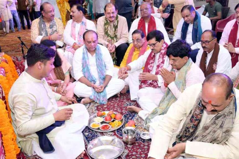 Muzaffarnagar में गणपति जन्मोत्सव की भव्य शुरुआत, धूमधाम से निकली शोभायात्रा; झांकियों और भजनों से भक्तिमय हुआ माहौल 1 Muzaffarnagar News