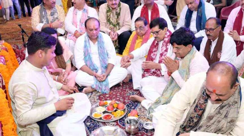 Muzaffarnagar में गणपति जन्मोत्सव की भव्य शुरुआत, धूमधाम से निकली शोभायात्रा; झांकियों और भजनों से भक्तिमय हुआ माहौल 1 Muzaffarnagar News