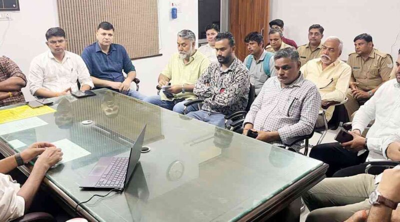 Muzaffarnagar में आबकारी विभाग का बड़ा अभियान, शराब दुकानों पर औचक जांच से मचा हड़कंप; Pos मशीन, स्टॉक और Qr कोड तक खंगाले 1 Muzaffarnagar News