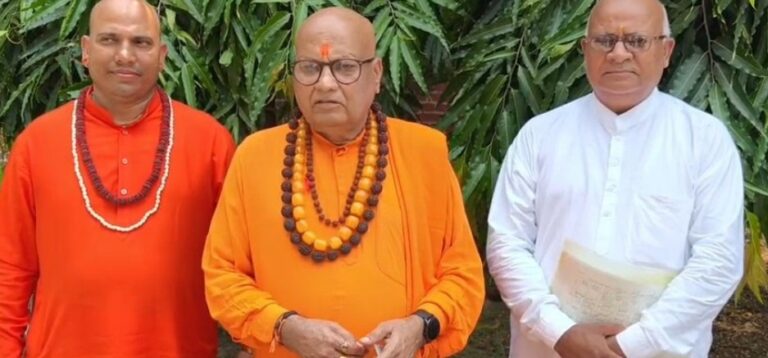 Saharanpur में मस्जिद ध्वस्तीकरण पर महामंडलेश्वर प्रबोधानंद गिरि का बड़ा बयान, बोले- ‘कानून हाथ में लेने की इजाजत नहीं’; प्रशासन की कार्रवाई की सराहना 1 Saharanpur-Mahamandaleshwar-