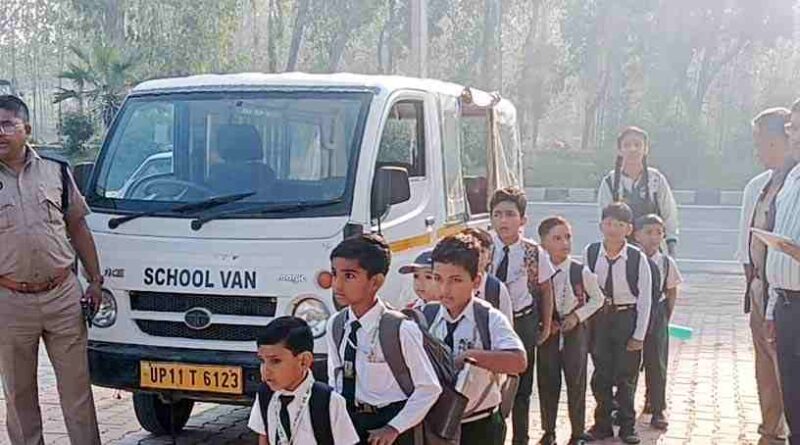 Muzaffarnagar में स्कूली बच्चों को ढो रही निजी गाड़ी सीज, एआरटीओ चम्पा लाल की कार्रवाई से स्कूल संचालकों में खलबली 1 Muzaffarnagar News