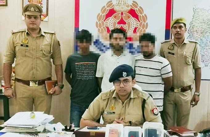 Muzaffarnagar में अवैध हथियारों की तस्करी का खुलासा, मेरठ के तीन युवक गिरफ्तार; पिस्टल-तमंचे और आईफोन बरामद 1 Muzaffarnagar News