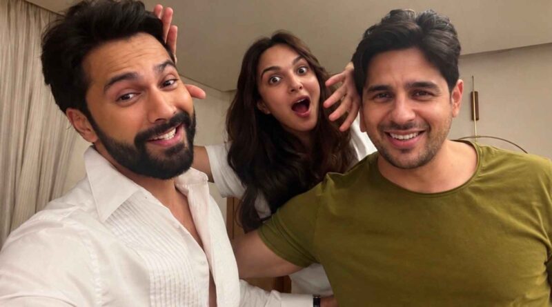 Varun Dhawan ने सिद्धार्थ मल्होत्रा को बताया अपना पहला पसंदीदा, शेयर की कियारा के साथ तस्वीर; करण जौहर बोले- दोस्ती जिंदगीभर की 1 Varun Dhawan