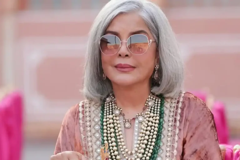 ‘द रॉयल्स’ की शूटिंग के बीच जयपुर की गलियों में घूमीं Zeenat Aman, चांदी-साड़ियों की खरीदारी से लेकर रामबाग पैलेस में हाई टी तक 1 Zeenat Aman