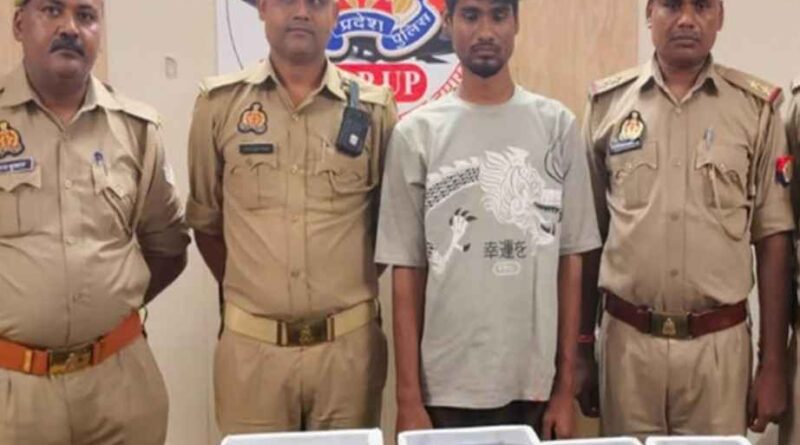 Kanpur सेंट्रल के हनुमान मंदिर से चोरी हुए चार मुकुट 24 घंटे में बरामद, बांदा का 20 वर्षीय युवक गिरफ्तार 1 Four-Crowns-Stolen-From-A-Temple-Recovered-Within-24-Hours-Youth-From-Banda-Arrested